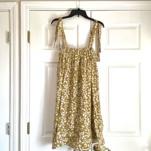 Rylee and Cru Daisy Shoulder Tie Dress